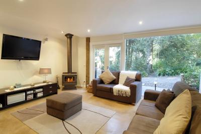 Arnica Views Luxury Retreat - Accommodation QLD 0