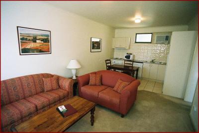 Ballarat Colonial Motor Inn - Accommodation QLD 3