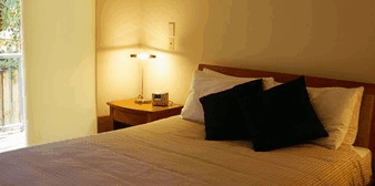 Sanctuary Lake Apartments - Accommodation QLD 1