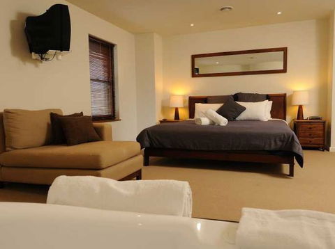 Sackville Apt No 1 - Accommodation QLD 1