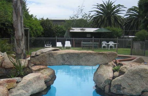 Boat Ramp Motel - Accommodation QLD 1