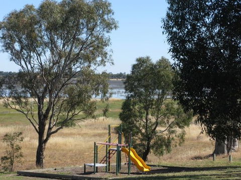 Natimuk Lake Caravan Park - Accommodation QLD 3