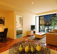 Oaks on Lonsdale - Accommodation QLD