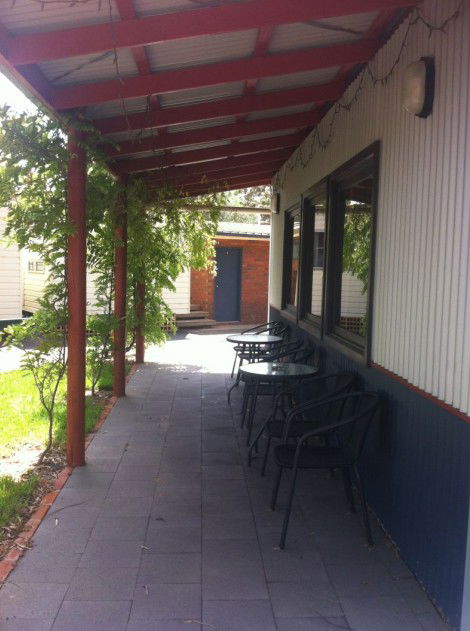 Golden Country Motel And Caravan Park - Accommodation QLD 4