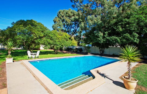 Wattle Motel - Accommodation QLD 0
