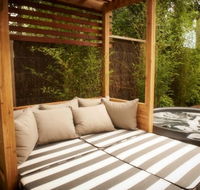Lake House - Accommodation QLD