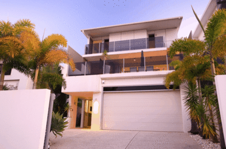 Alex Beach House - Accommodation QLD