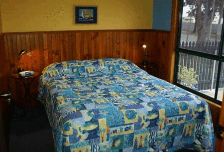 Bicheno's Gallery And Apartments - Accommodation QLD 1