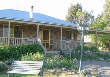 Buttercup Cottage  Apartment - Accommodation QLD