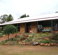 Yayl Lodge Bed  Breakfast - Accommodation QLD