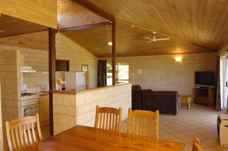Discovery Holiday Parks - Koombana Bay - Accommodation QLD 1
