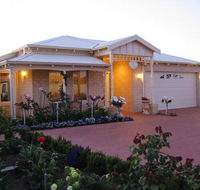 Sussex on Willis Cove Bed and Breakfast - Accommodation QLD