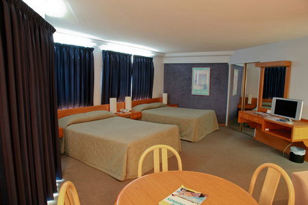 Quality Hotel Lord Forrest - Accommodation QLD 0