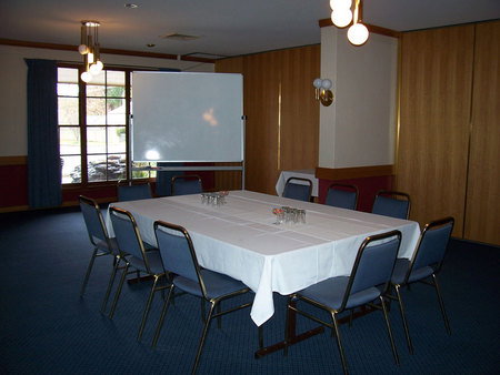 Cascades Motor Inn - Accommodation QLD 1