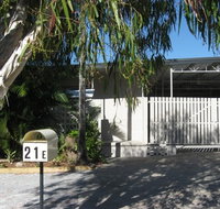 Beach Units Tannum Sands - Accommodation QLD