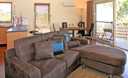 Anglesea Overboard Seaside Cottage - Accommodation QLD 5