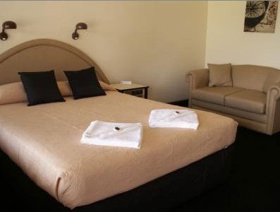 Alandale Motor Inn And Function Centre - Accommodation QLD 1