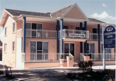 Canberran Lodge - Accommodation QLD 0