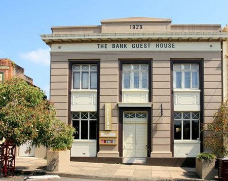 The Bank Guest House & Tellers Restaurant - Accommodation QLD 0