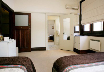 The Bank Guest House & Tellers Restaurant - Accommodation QLD 3