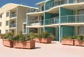 Waldorf Apartment Hotel - Accommodation QLD 0