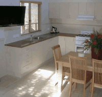 Lakesea Caravan Park - Accommodation QLD