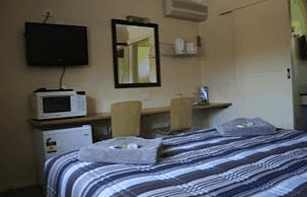 Isis Motel - Accommodation QLD 1