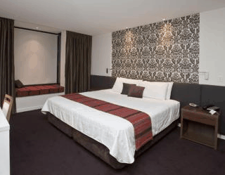 Next The Gateway Inn - Accommodation QLD 1