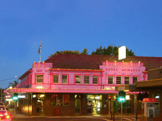 Monarch Motel Hotel - Accommodation QLD