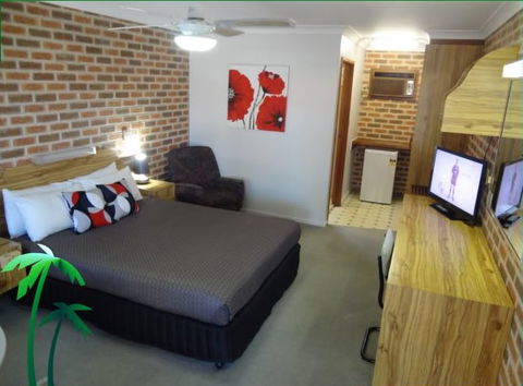 The Palms Motel - Accommodation QLD 1
