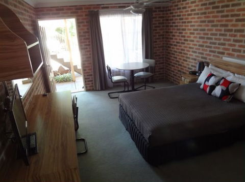 The Palms Motel - Accommodation QLD 2