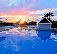 Oaks Waterfront Resort - Accommodation QLD