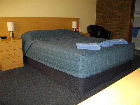 Benjamin Singleton Motel - Accommodation QLD 2