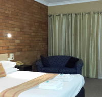 AA Hilldrop Motor Inn - Accommodation QLD