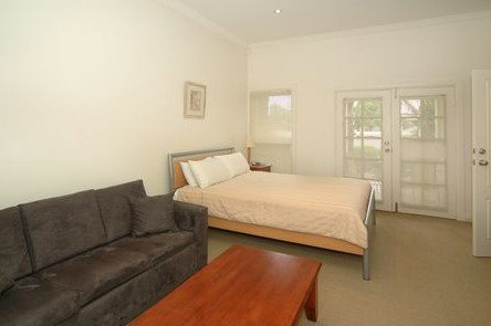 Michelle's Garden Apartments - Accommodation QLD 5