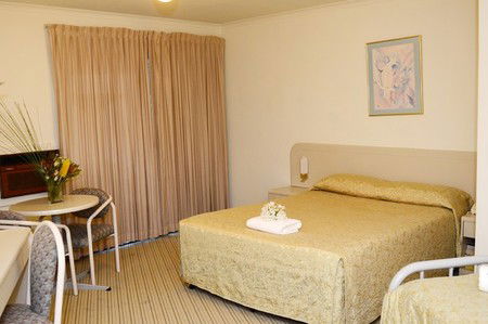 Bankstown Motel 10 - Accommodation QLD 3