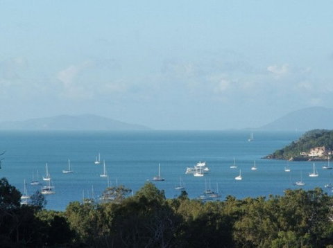 Summit Apartments Airlie Beach - Accommodation QLD 4