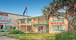 Bay Motel - Accommodation QLD 3