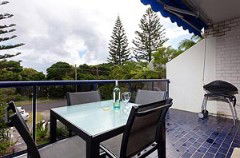 A Bay Breeze - Accommodation QLD 1