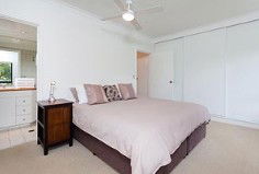 A Bay Breeze - Accommodation QLD 4