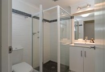 Avalon - Accommodation QLD 5