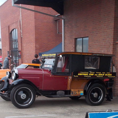 Vintage Fun Hire Cars - Accommodation QLD 0