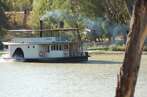Emmylou Paddle Steamer - Accommodation QLD 3