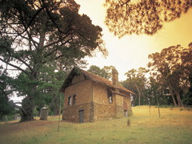 Heysen - The Cedars - Accommodation QLD 0