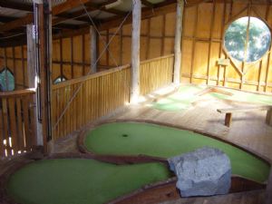 Spring Park Golf - Accommodation QLD 2