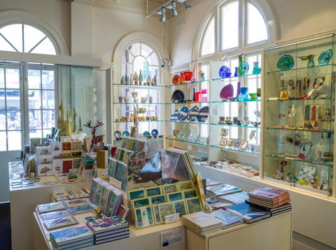 Cairns Regional Gallery - Accommodation QLD 3