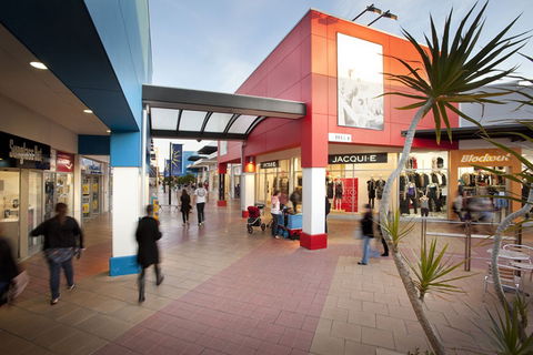 Harbour Town Adelaide - Accommodation QLD 3