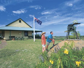Lighthouse Keeper's Cottage Museum - Accommodation QLD 0