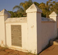 Morrell Memorial - Accommodation QLD
