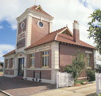 Merredin Town Hall - Accommodation QLD